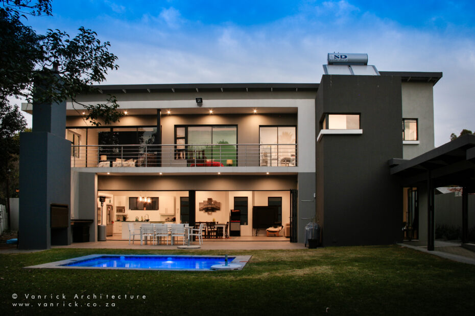 House Bosch Night
