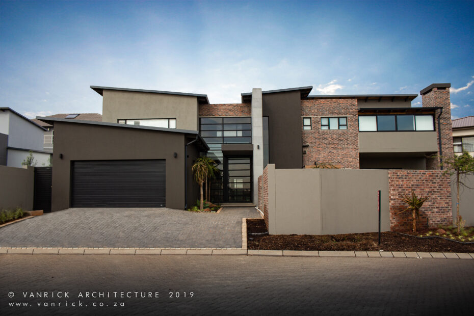 HOUSE ROSSOUW